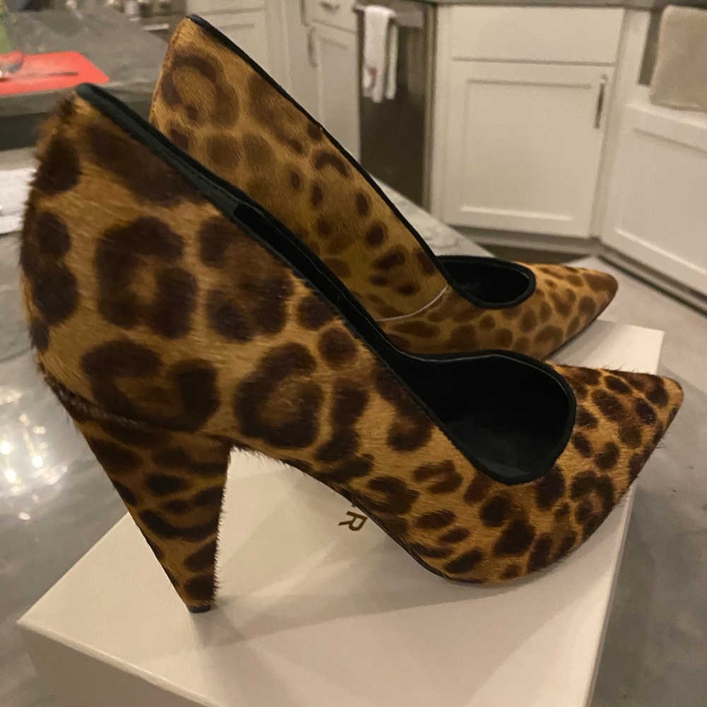 Marc Fisher Pump in Leopard Print Calf Hair